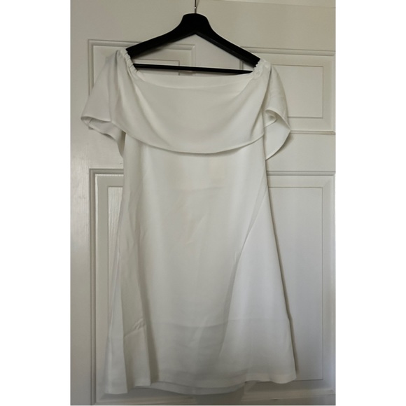 NWT Charles Henry Ivory Off the Shoulder Dress Size Small - Picture 2 of 5